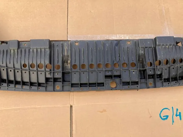 TOYOTA AURIS I 06-12 Framskärmskydd OEM image 4