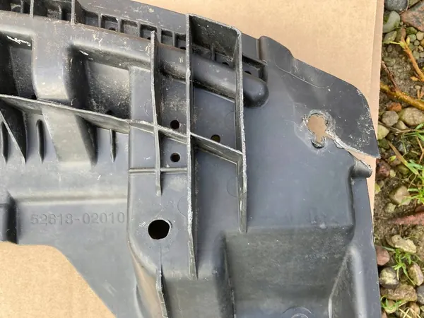 TOYOTA AURIS I 06-12 Framskärmskydd OEM image 8