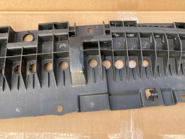 TOYOTA AURIS I 06-12 Framskärmskydd OEM image 9