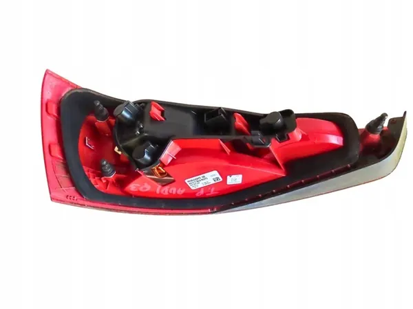 Luz trasera derecha Audi Q3 8U0945094 image 4