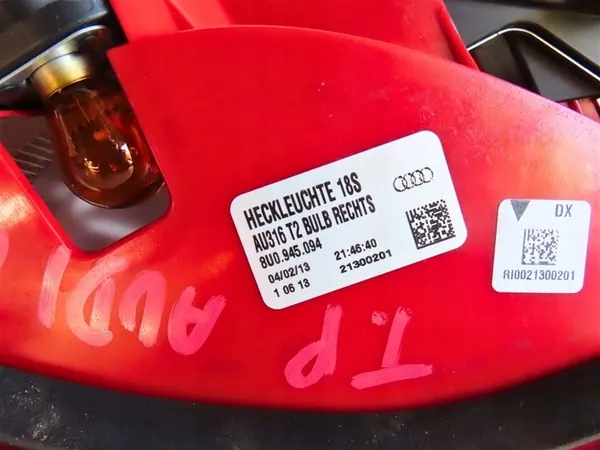 Luz trasera derecha Audi Q3 8U0945094 image 5