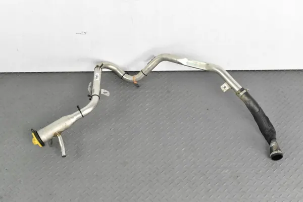 Tankvulpijp & Dop OEM L8B29032ED Land Rover image 2