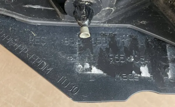 OEM 83A853717A Para-lama dianteiro esquerdo Audi Q3 Lift image 4