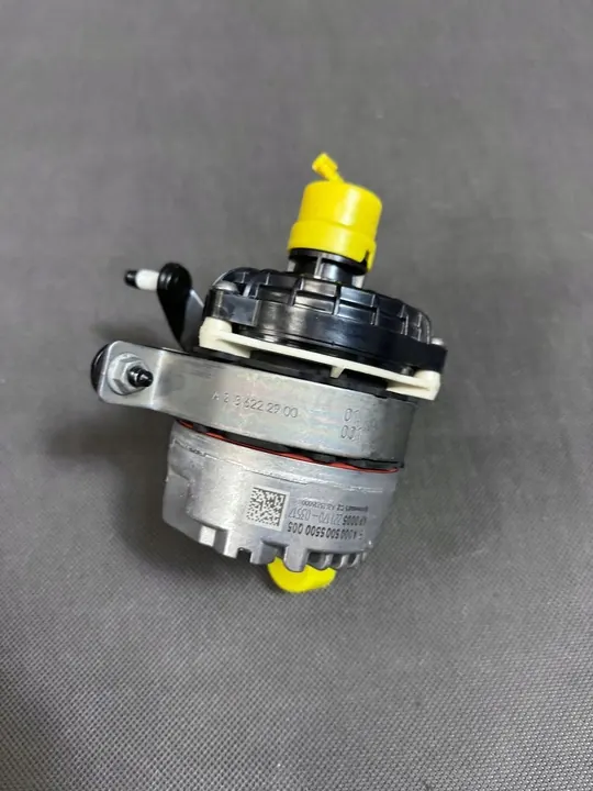 Mercedes Vattenpump A0005005500 image 3