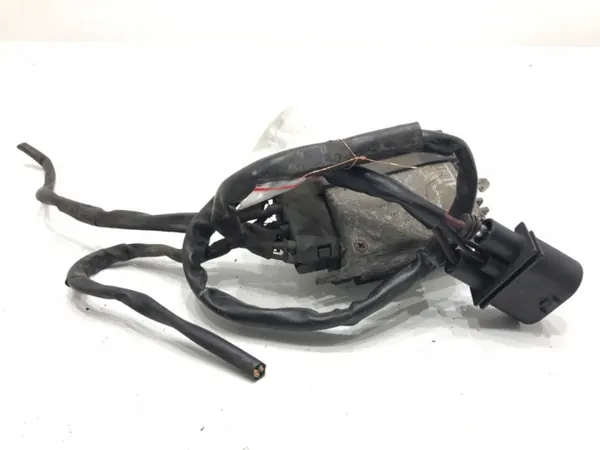 OEM 8E0959501R Ventilatormodule voor Audi A4 B7 2.0 140PK image 2