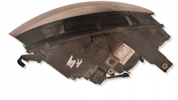 Audi A4 B8 höger framlykta OEM 8K0941004A image 3