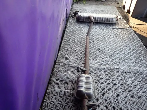 KIA SPORTAGE II 2.0 DOHC 16V Silencieux d'échappement image 3