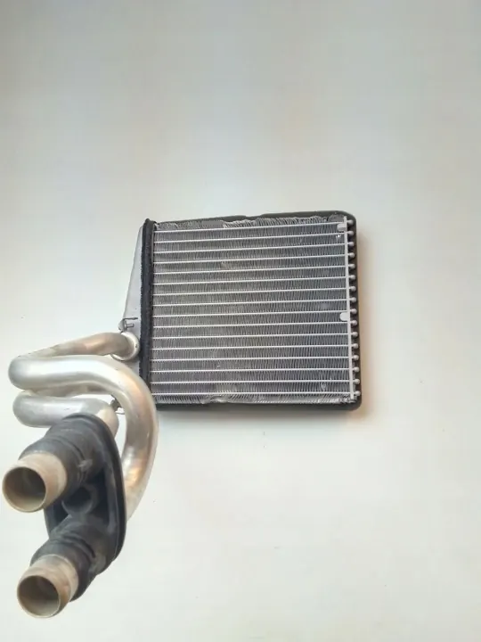 Skoda Octavia Mk2 ilmastointihöyrystin OEM 074111420 image 2