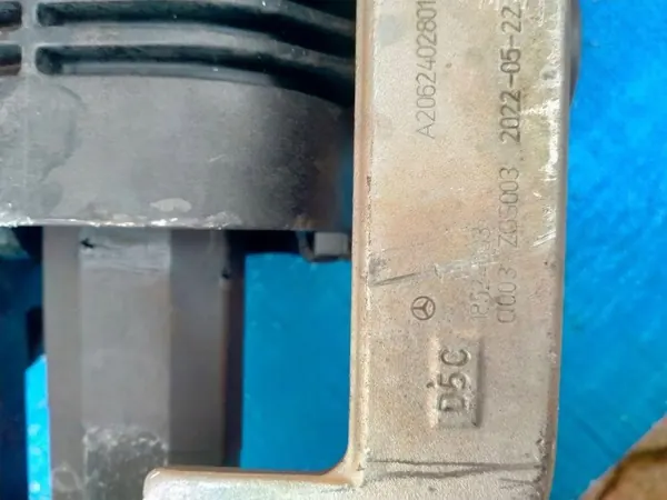 Support Boîte Mercedes W206 OEM A2062402801 image 5