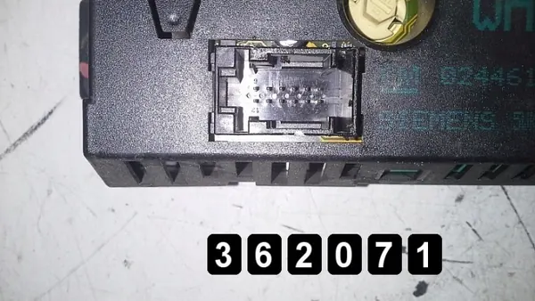 Opel Astra Display-Bildschirm OEM AM-362071 Gebraucht image 4