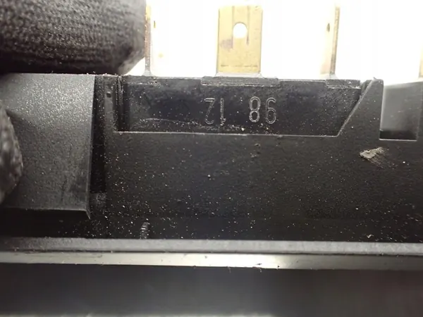 Painel de Controle da Janela do Passageiro Volkswagen New Beetle image 4