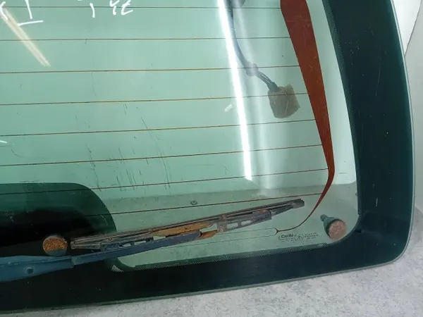Bakluckeglas OEM SZYBA KLAPY BAGAZNIKA - Ford image 4