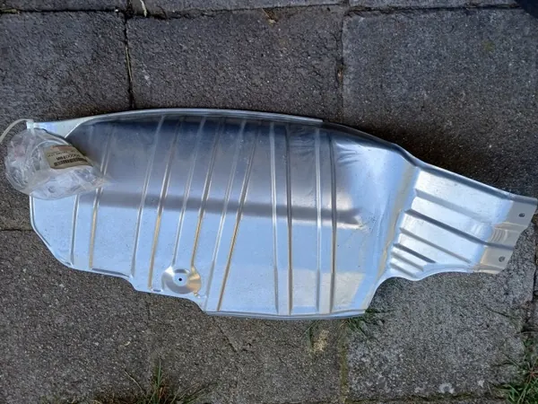MW400006 Protège-échappement pour Mitsubishi Grandis 2004-2011 image 2