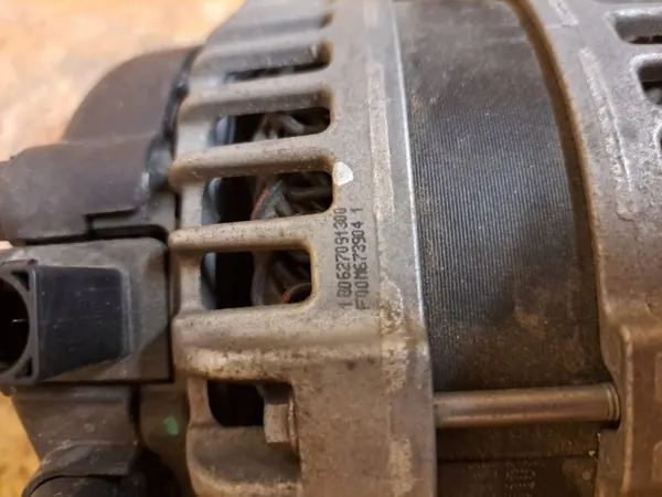 Jeep Generator OEM 68297398AB 2.2D 220Ah Begagnad image 5