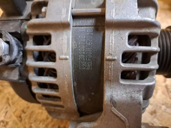 Jeep Generator OEM 68297398AB 2.2D 220Ah Begagnad image 6