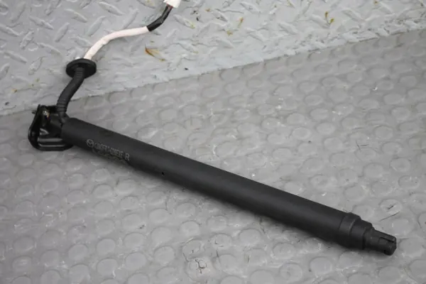 Amortisseur de hayon OEM SILOWNIKDFR7626EXE Mazda CX-30 image 6