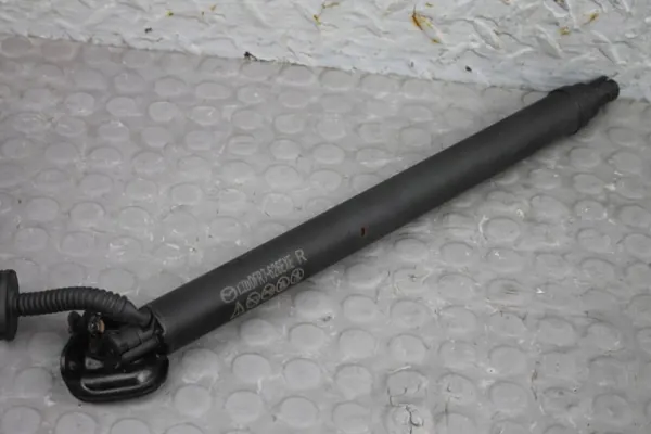 Amortisseur de hayon OEM SILOWNIKDFR7626EXE Mazda CX-30 image 7