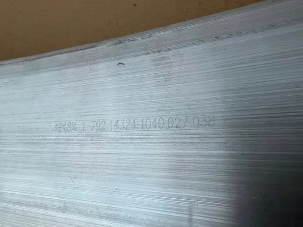 Viga dianteira Tesla Model Y Juniper OEM image 5