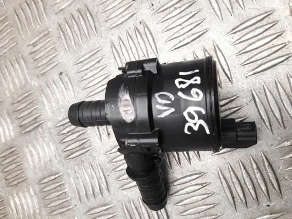 Wasserpumpe Ford OEM L1M3-18D473-FCB Gebraucht image 3