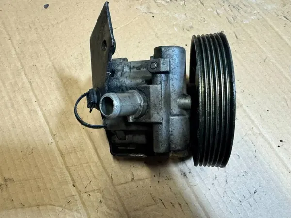 Ohjaustehostimen pumppu Citroen Berlingo III 1.6HDI ZF 9685555580 image 3