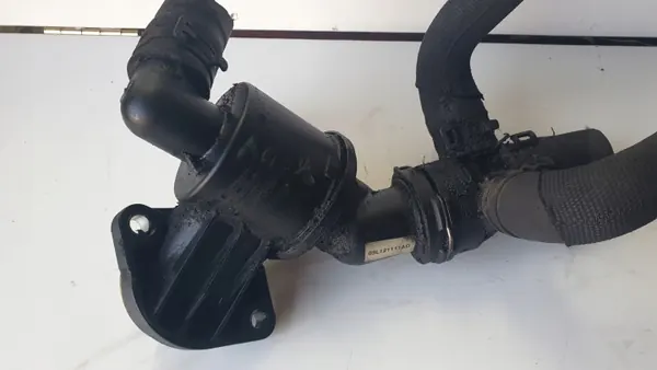 Tubería Corta de Agua OEM 03L121111AD para Audi A4 B8 2.0 TDI image 3