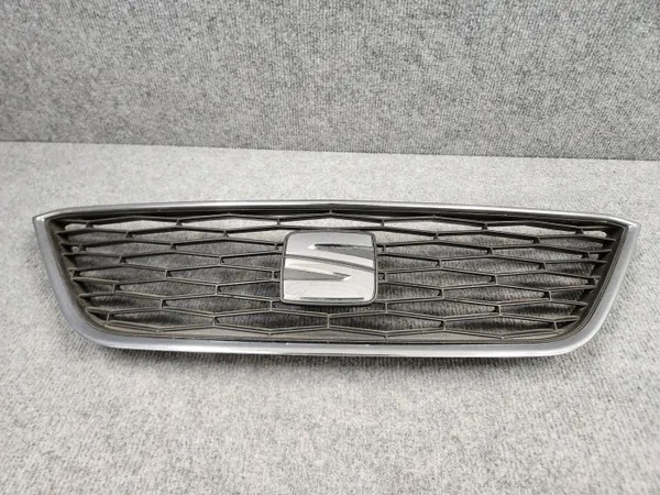 Cache de calandre SEAT Ibiza IV OEM 6J0853654G image 3