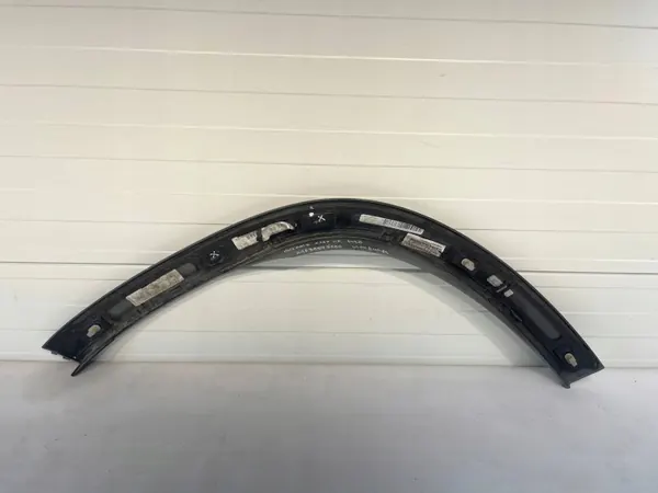 Mercedes GLS AMG Lokasuoja OEM A1678845000 Oikea Etu image 3