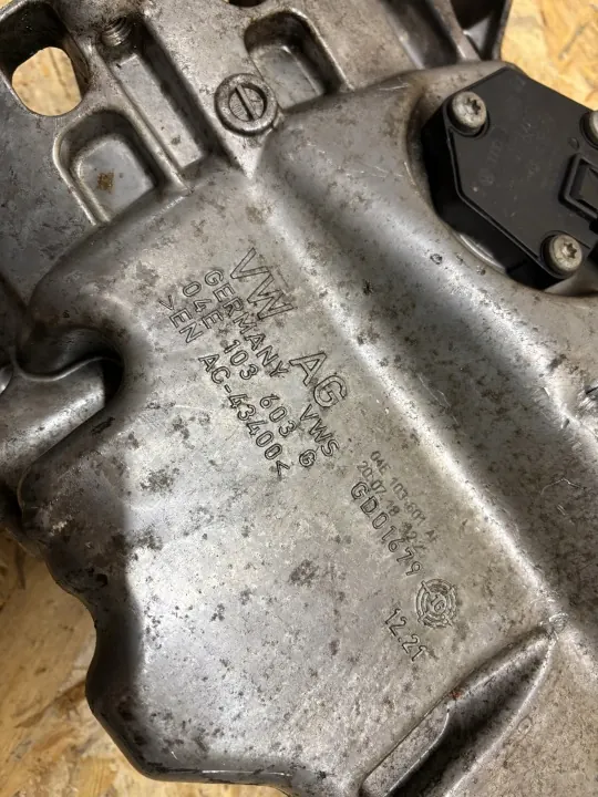 Begagnad VW oljepanna OEM 04E103603G - Personbilar image 3
