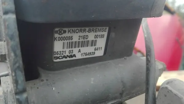 Soupape Modulateur EBS Avant Scania OEM 1754939 image 3
