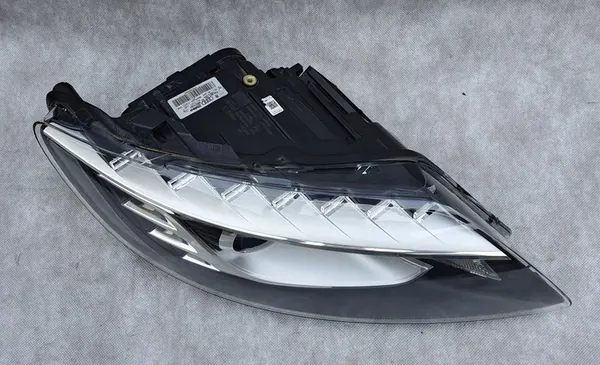 Farol Xenon LED Direito Audi Q7 4L0 Lift image 4