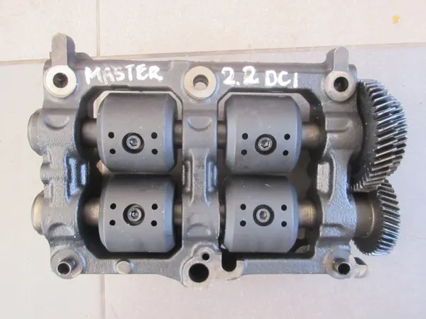 Bomba de aceite OEM 8200113723A para Renault 2.2 DCI image 2