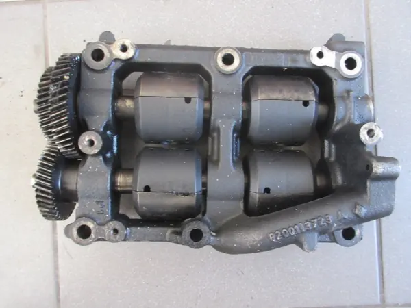 Bomba de aceite OEM 8200113723A para Renault 2.2 DCI image 3
