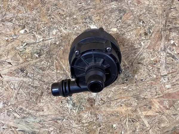 Fram vattenpump BMW X3 G01 2017 image 3