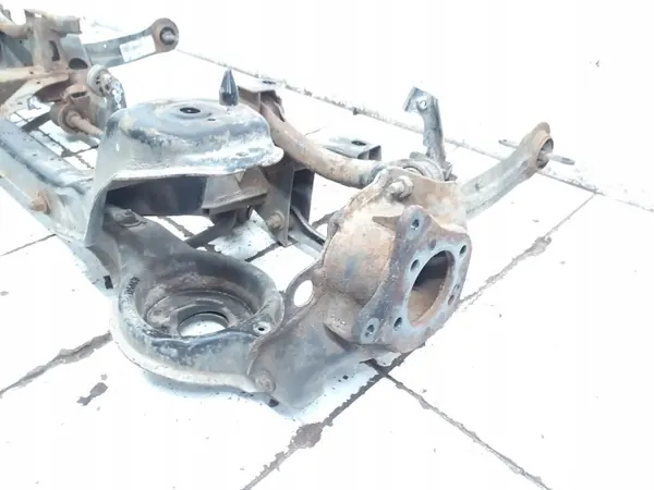 Ford Focus Takaosan jouset OEM BE67405 image 3