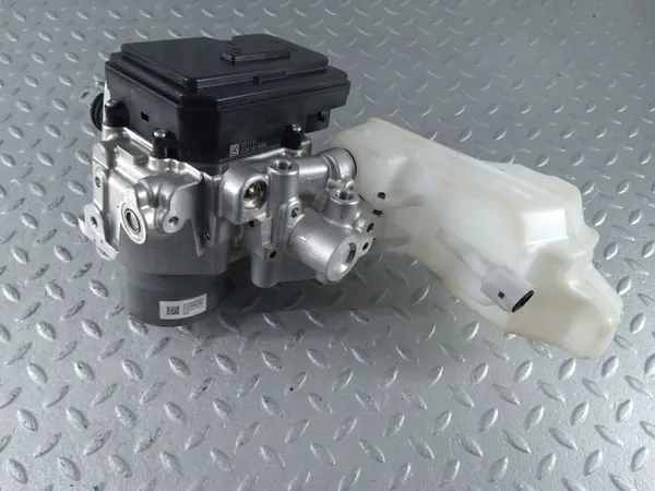 Bromsstyrenhet Toyota Corolla Cross OEM 4721016040 image 8
