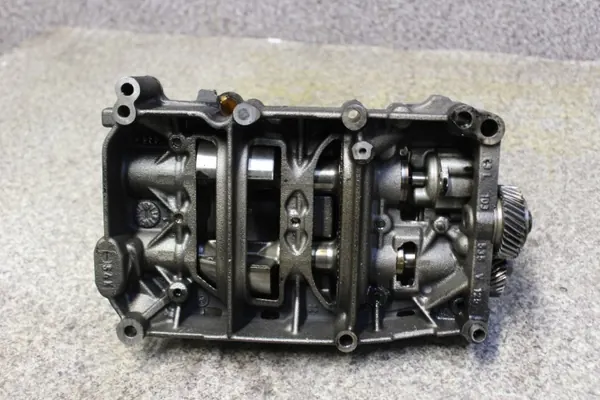 Öljypumppu VW Audi Skoda Seat OEM 03L103537 03L103535 image 3
