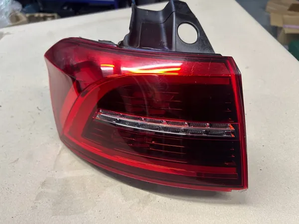 VW PASSAT B8 LUZ TRASERA IZQUIERDA LED 3G9945207K image 3