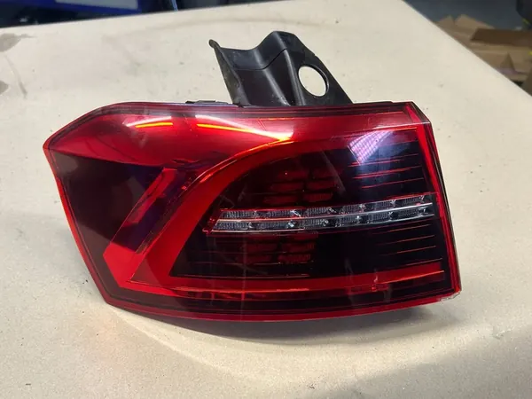 VW PASSAT B8 LUZ TRASERA IZQUIERDA LED 3G9945207K image 9