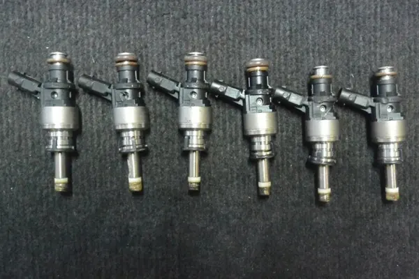 AUDI A5 8T3 Brandstofinjector set 2010 image 2