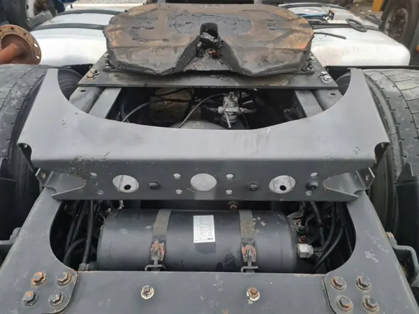 OEM 21628876 Poutre Arrière pour Renault Volvo Camions image 2