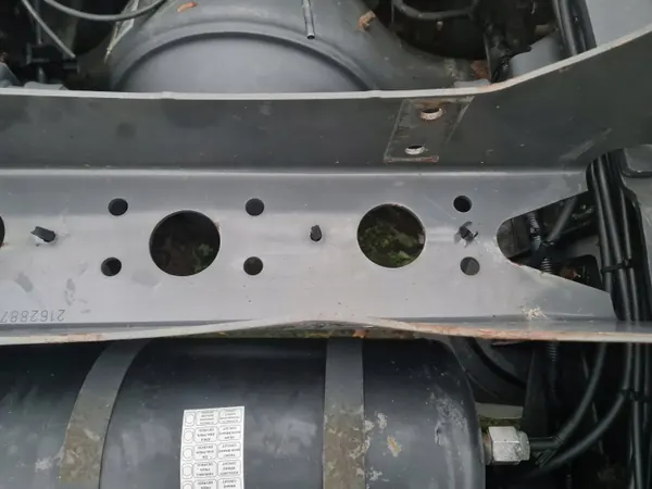 OEM 21628876 Poutre Arrière pour Renault Volvo Camions image 5