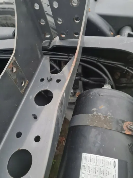 OEM 21628876 Poutre Arrière pour Renault Volvo Camions image 6