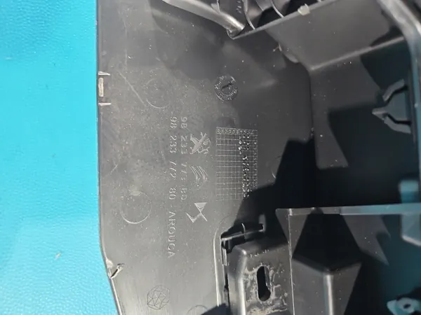 Accoudoir tunnel OEM 98233777280 pour Peugeot 2008 II image 6