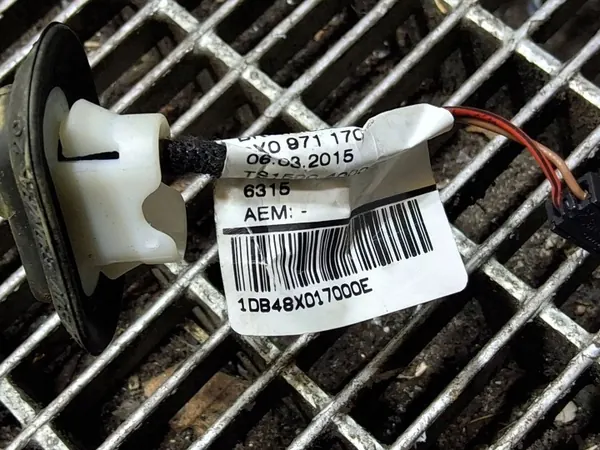 Audi Q3 F3 2021 Tredje Bromsljus Bak OEM 8V0945097D image 6