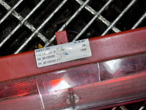 Audi Q3 F3 2021 Tredje Bromsljus Bak OEM 8V0945097D image 8