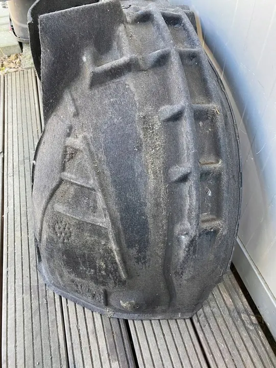 AUDI Q3 LIFT 8U Oikea Etu Lokasuoja 8U0821172E image 2