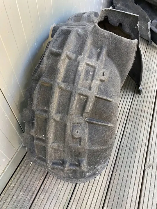 AUDI Q3 LIFT 8U Oikea Etu Lokasuoja 8U0821172E image 3