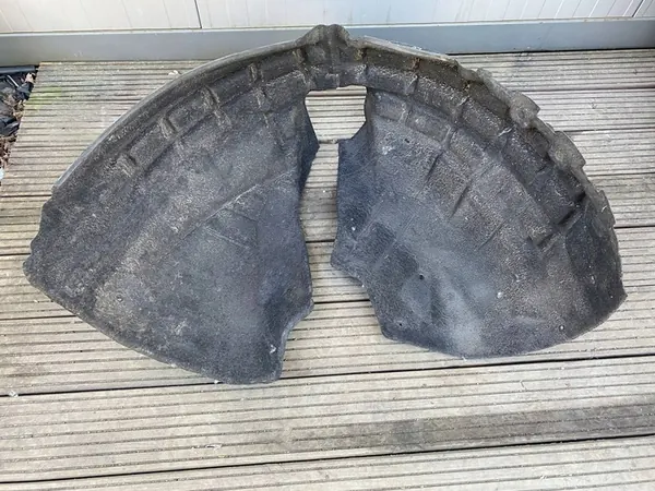 AUDI Q3 LIFT 8U Oikea Etu Lokasuoja 8U0821172E image 4