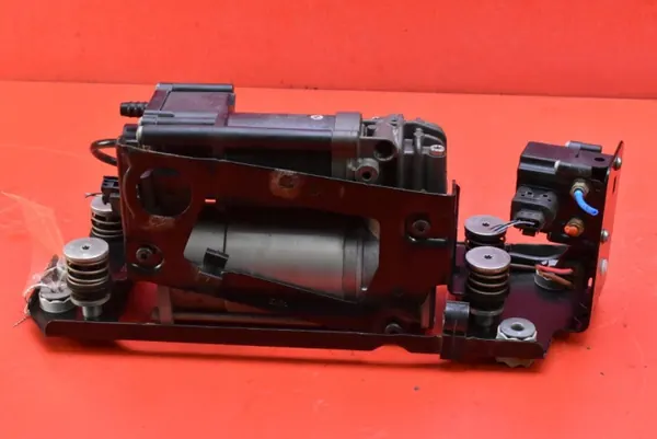 Pompe compresseur suspension OEM 6789450 pour BMW F10/F11 image 3