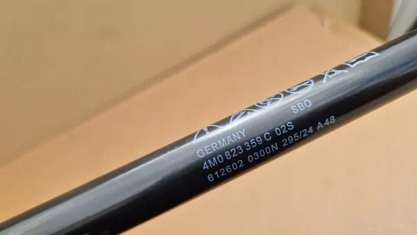 Atuador do capô Audi Q7 Q8 Lift OEM 4M0823359C image 2